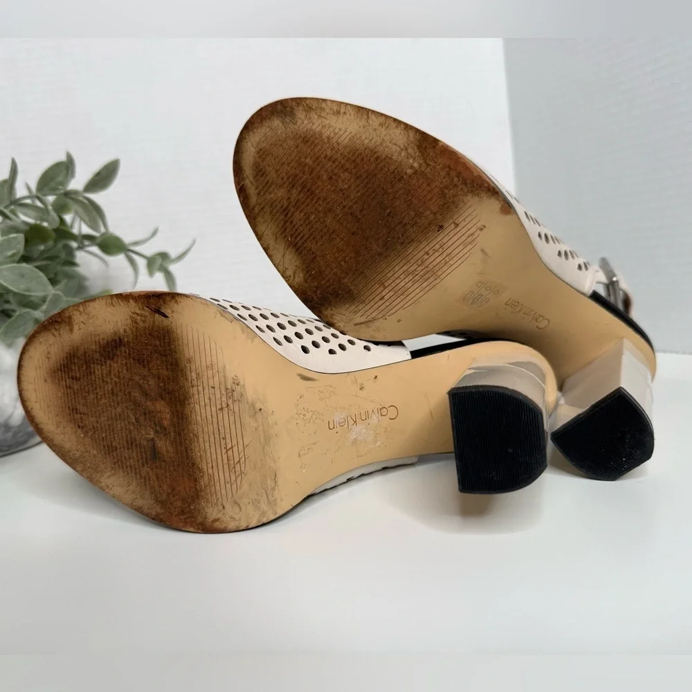 Calvin Klein Kalua Womens Ivory Peep Toe Block Heel Sandals Size 7.5 Streetwear